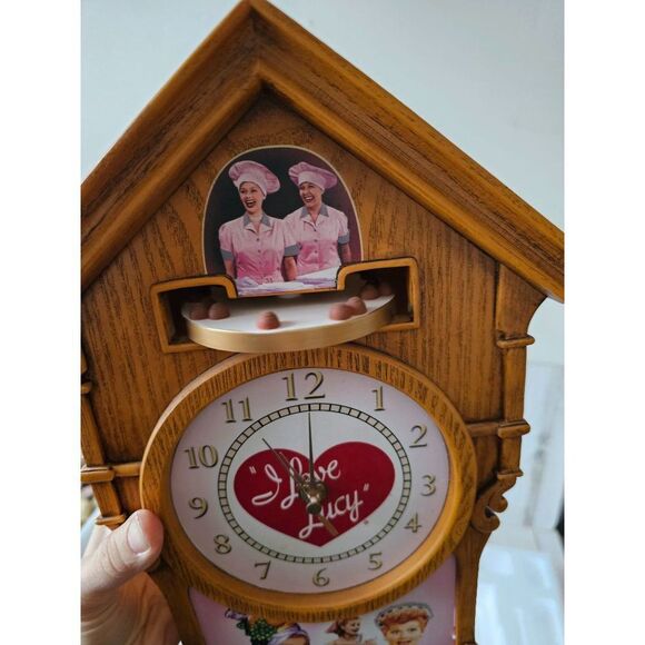 Bradford exchange I Love Lucy cuckoo clock Lucille Ball - Picture 6 of 14